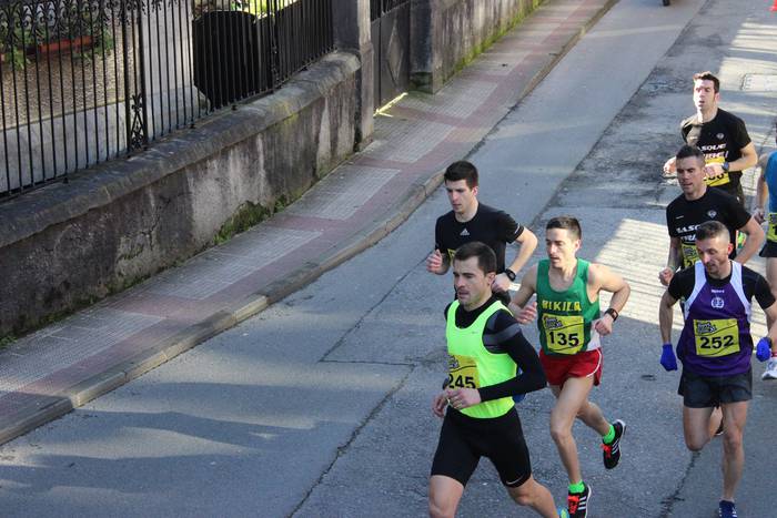 300 korrikalari baino gehiag 16 1517149783605