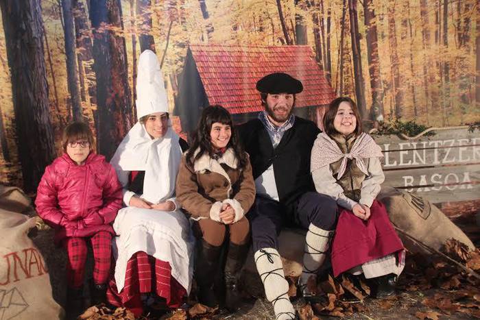 Olentzero eta Maridomingiren kalejira