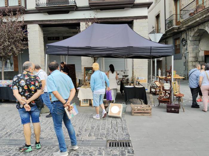 Antzinako objektuz eta bildu 28 1758390860200