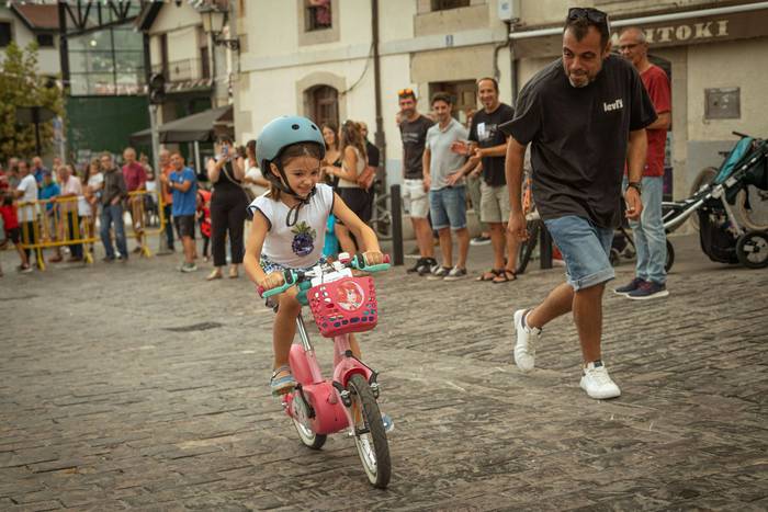 Bizikletak irudimenez jantzi 6 1757325594101