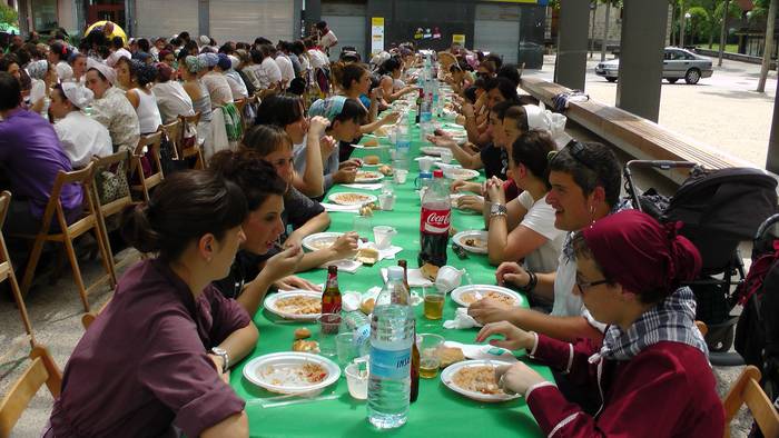 Dantza taldeak taldeak izan  156 1496055989868