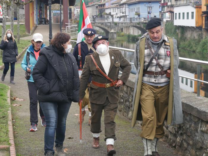 Gerra zibileko uniformeak ag 43 1637684336423