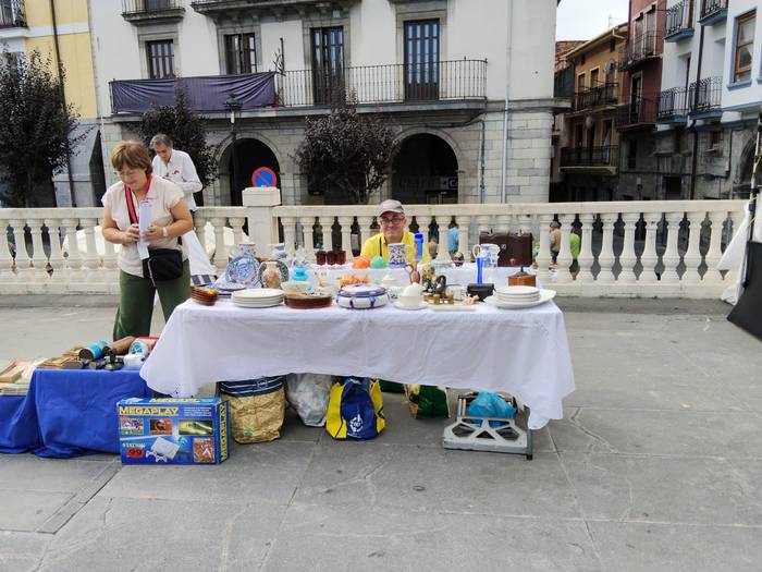 Antzinako objektuz eta bildu 50 1758390928133