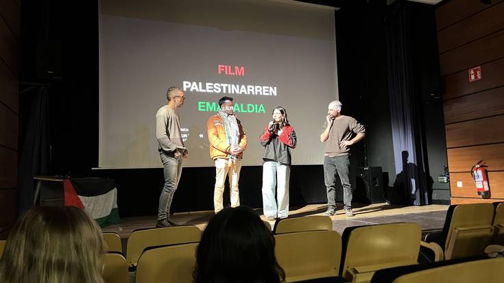 Palestina eta Orozko lotu dituzte pantaila handiaren bidez