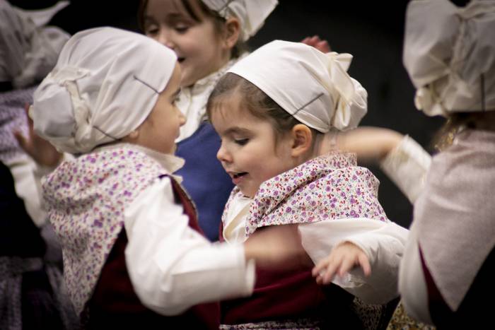 Ubixeta dantza taldeak dantz 35 1766416502351