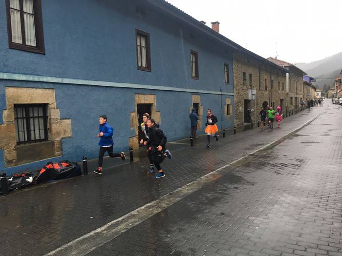 350 lagunetik gora batu dira 68 1514738518968