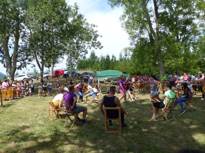 Jende ugari bildu zen Ama Zu 16 1565382356145