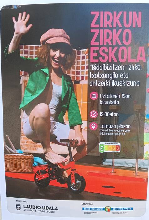 'Bidaibizitzen' zirku, txotxongilo eta antzerki ikuskizuna