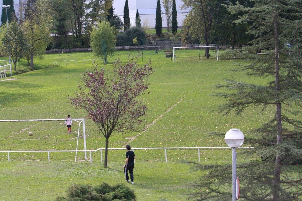 Saratxoko industrialdea eta herrigunea elkartuko dituen bidean 63.470 euro inbertituko dituzte