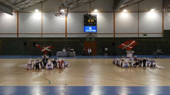 Itxarkundia taldeak Gabonetako erakustaldia egin du Laudion - 2