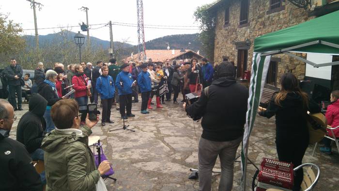 Herri giroa nagusi Zolloko J 9 1510555262618