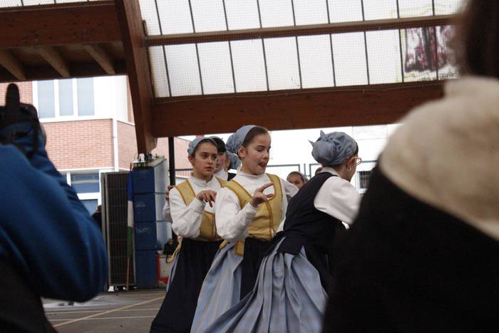 Dantzari Egunak herriguneko  41 1521467139093