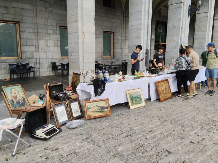 Antzinako objektuz eta bildu 52 1758390935671