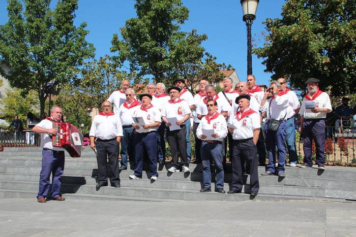 Euskal kanta herrikoien topa 8 1504519435138