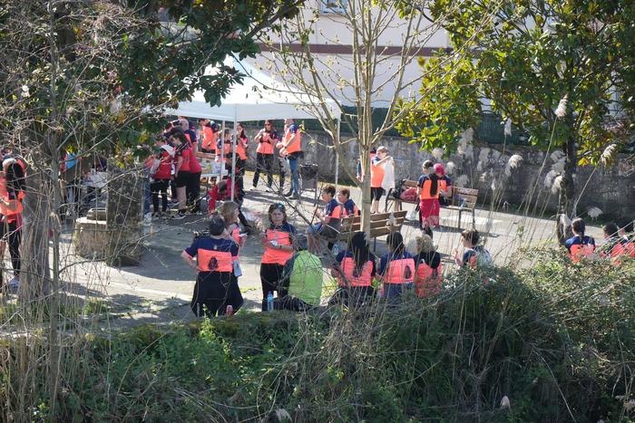 Ehunka lagunek parte hartu d 98 1774179494683