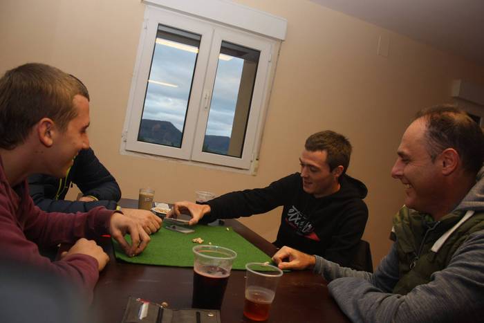 Goizetik gauera arte luzatu  68 1510556432740