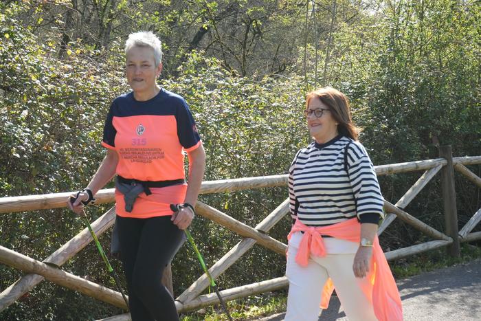 Ehunka lagunek parte hartu d 75 1774179414389