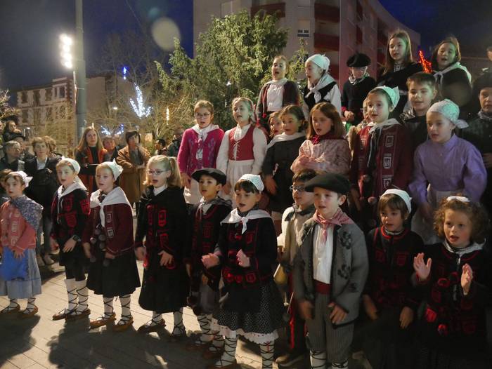 Gabon kantekin girotu duite  11 1671829088546