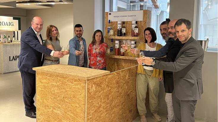 Euskal destilategien elkartea sortu dute, Destilerias Acha eta Licores Barañano tokiko enpresen parte hartzearekin