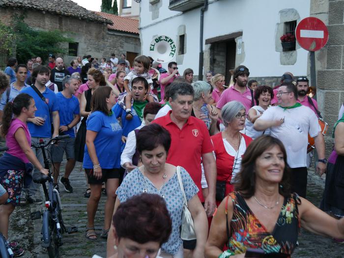 Ura eskatzen zeharkatu dute  62 1536437388952