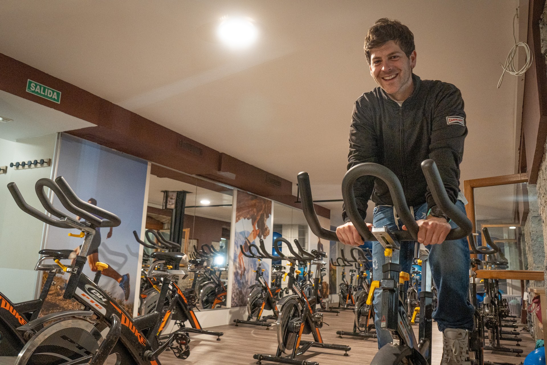 “Jende oso anitza elkartzen da Hotel Orduña Plazako spinning klaseetan”
