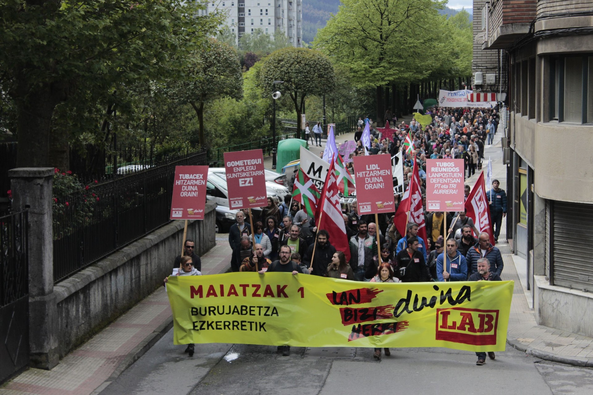 Bertan behera utzi du LABek Maiatzaren Leheneko mobilizazioa, Tubacexeko langileen manifestazioan “militantzia osoaren presentzia” bermatu eta “langile batasuna” sustatzeko