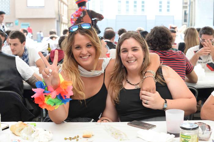 Aldai plaza txiki geratu da  138 1503895146981