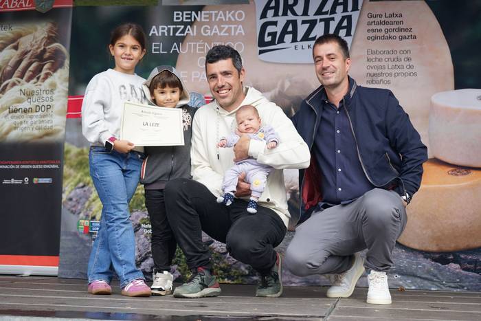 Yolanda Elosegui, Maria Ange 37 1758471100987