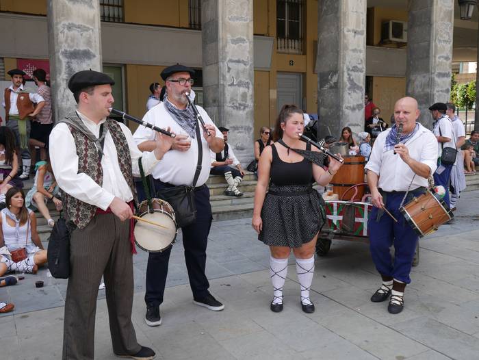 Ehunka lagun bildu dira Bera 140 1661377953973