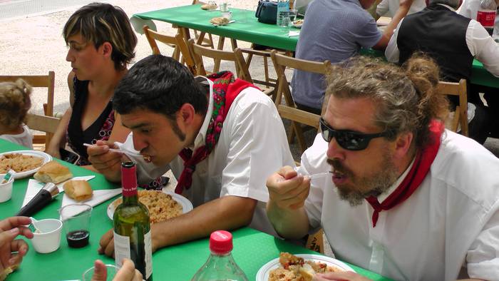 Dantza taldeak taldeak izan  129 1496055064770