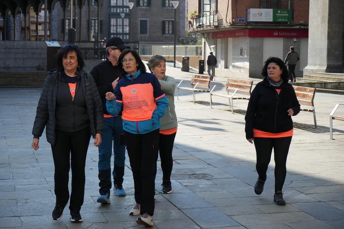 Ehunka lagunek parte hartu d 6 1774178859402