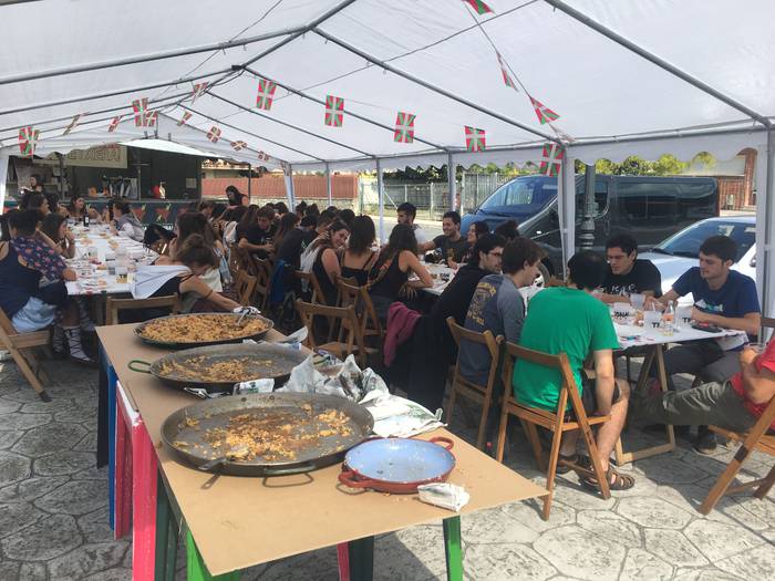 Txupina jaurtita hasi dira O 6 1504205997392