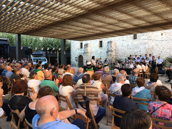 Haurrak eta edadetuak izan d 15 1502711901917