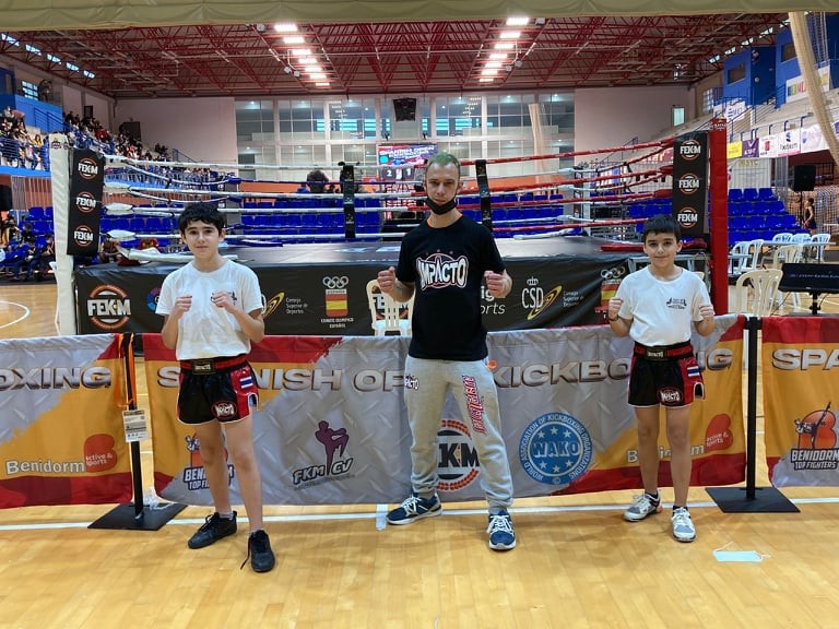 Ibai Ruiz, Azkain Menoyo eta Aratz Casado podiuma zapalduta itzuli dira Benidormetik