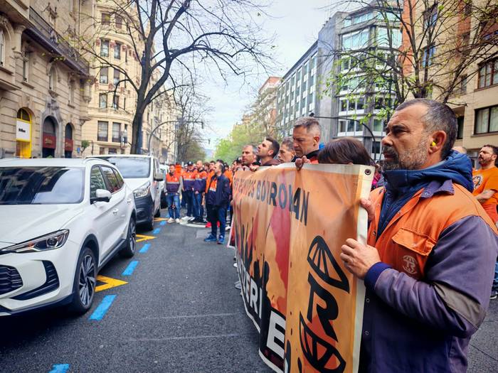 Bilboko kaleetara jo dute Tu 9 1776166110043