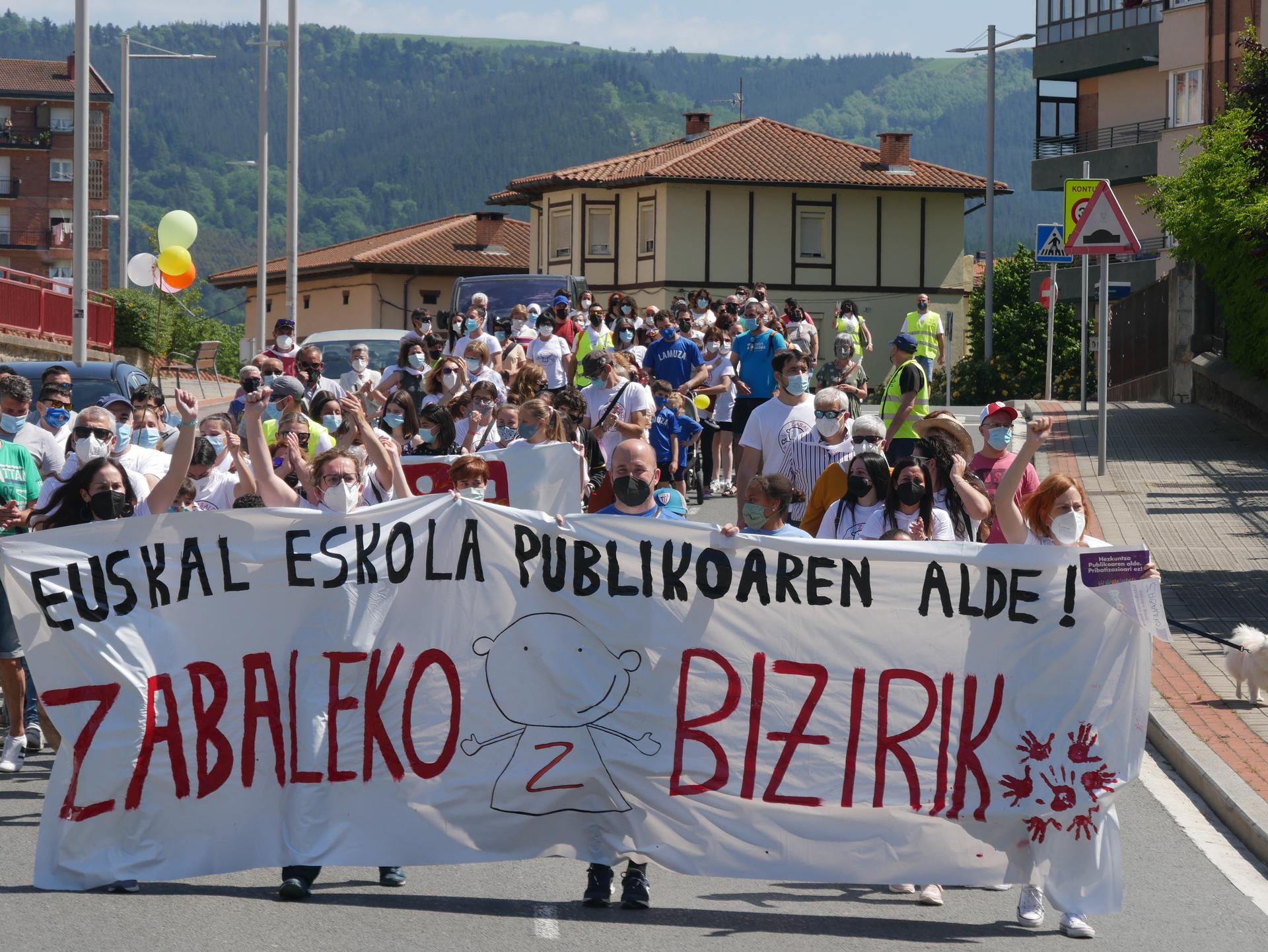 Amurrioko Hezkuntza Publikoaren Sareak hartuko du aurrerantzean Zabaleko Bizirik plataformaren lekukoa