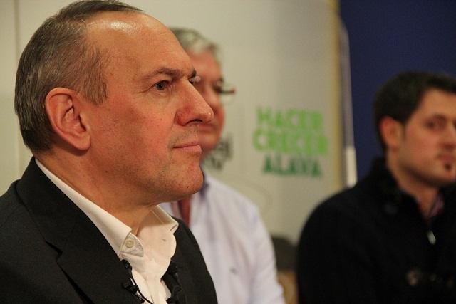 Dependentzia duten herritarrentzako plaza berriak sortuko dituela iragarri du Ramiro Gonzalezek