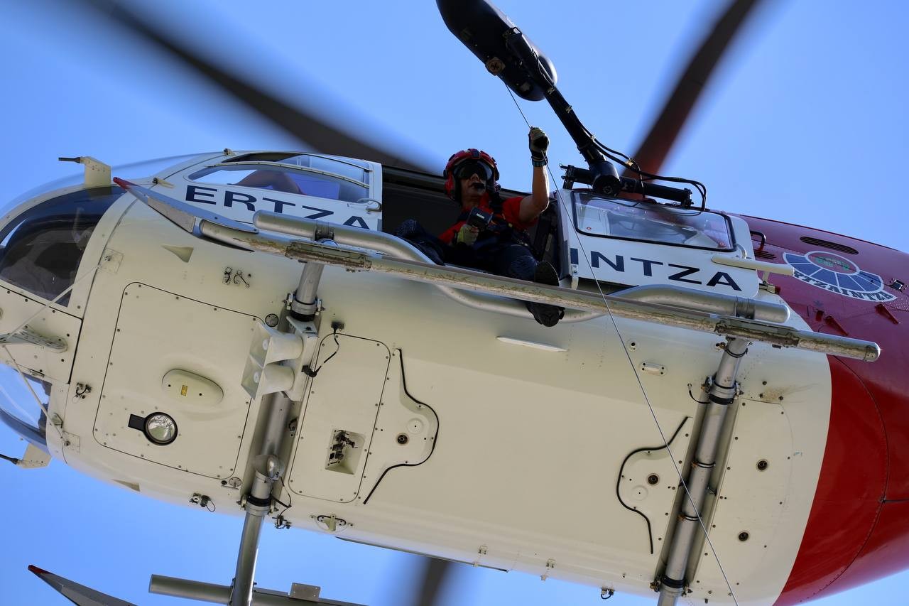 50 urteko txirrindulari batek istripua izan du Kamarakan eta helikopteroz ospitaleratu dute