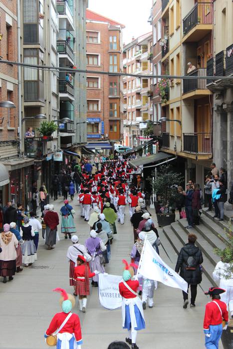 Ehunka umek zabaldu dute dan 25 1493310807439