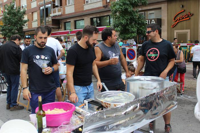 Su gozotan igaro dute goiza  7 1503153030956