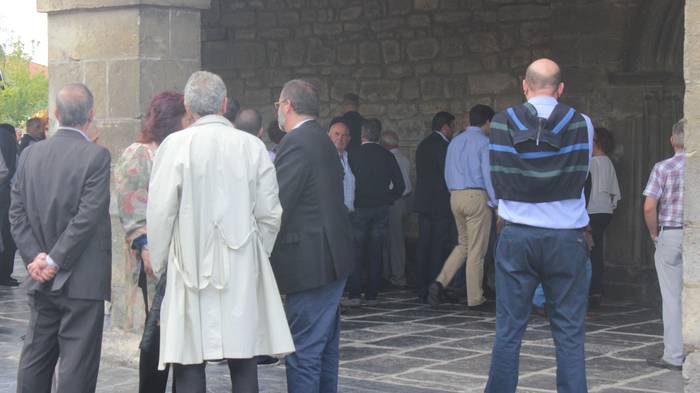 Hainbat alderdietako kideak  1 1500921877342