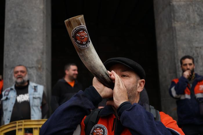 Laudiora mugitu da gaur Tubo 12 1772538942665