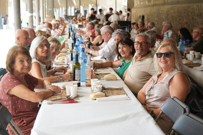 Atzoko gazteen bazkariak ehu 27 1755463289006