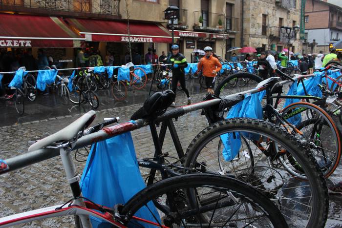 350 lagunetik gora batu dira 20 1514737453506