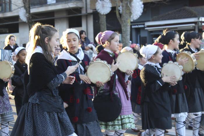 Olentzero eta maridomingi Ai 34 1514143593065