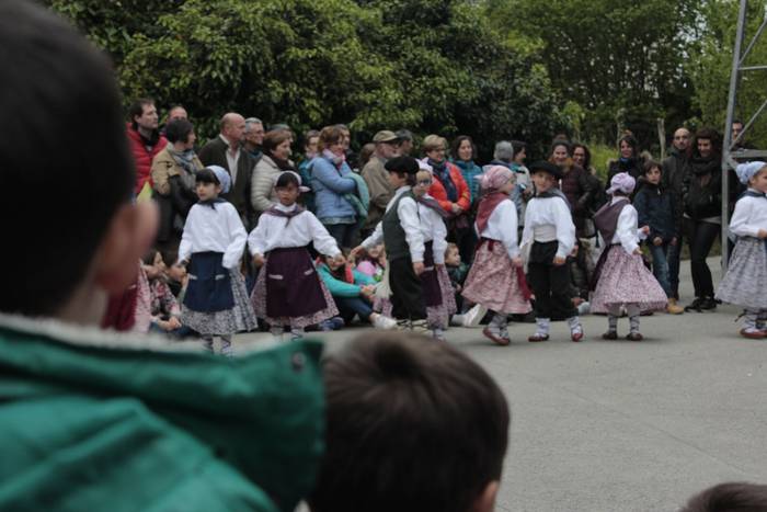 Dantza eta musika artean has 44 1524869022352