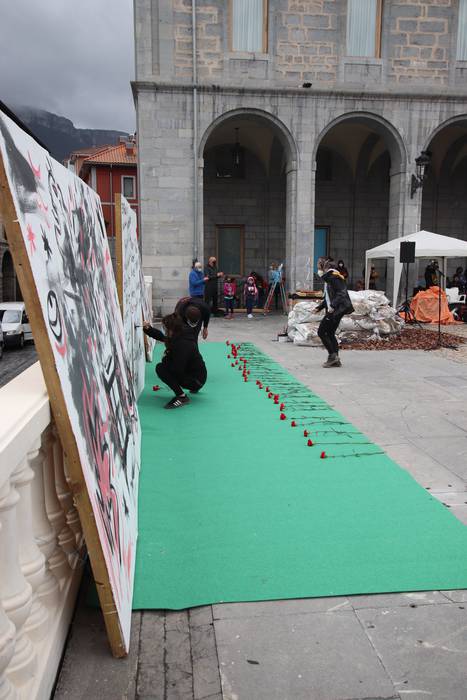 Ehundik gora lagun bildu dir 37 1601292601849