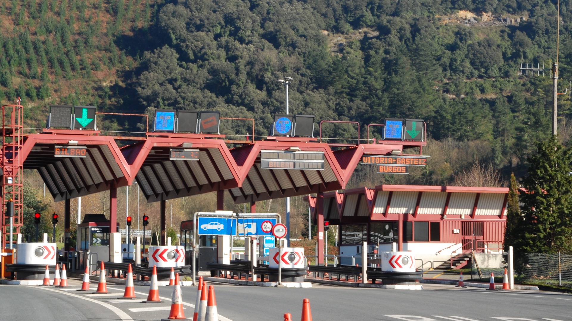 Foru Aldundiak Bizkaiarekin hitzarmena sinatzea onetsi du AP-68 autobideko Arabako tarteak Aretan kobratzeko