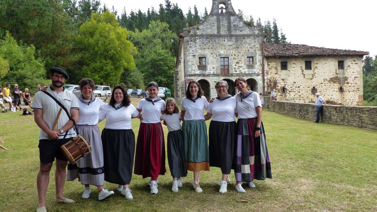 Andra Mari Zuriaren jaiak jendez lepo bete du Lanteno