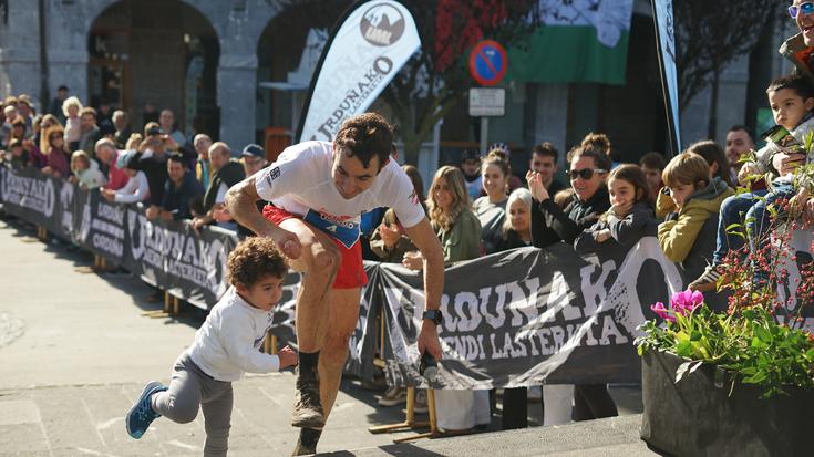 Avtobusda yubka ostidagi jinsiy aloqa